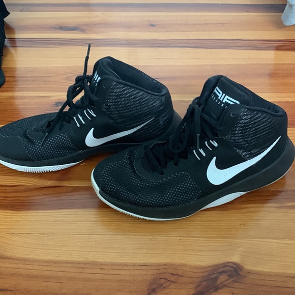 mens basketball shoes - Picture 2 of 5